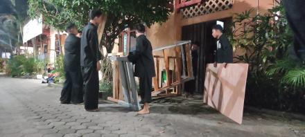 PSHT Melakukan Giat Kerja Bakti di Balai Desa Wirokerten