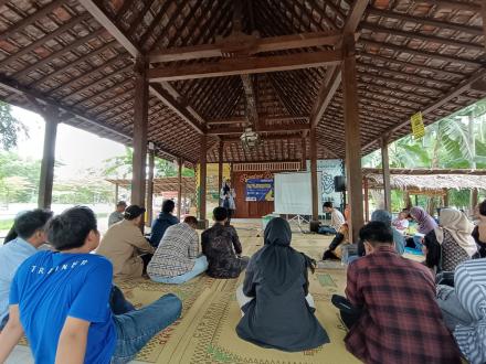 Dorong Desa Wisata-UMKM: Amikom Yogyakarta Adakan Workshop Digital Marketing dan Copywriting