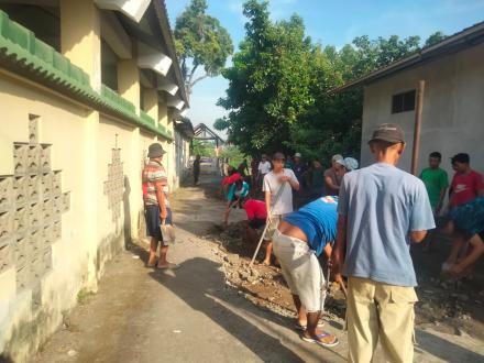 Kerja Bakti Persiapan Pasang Pawing di Padukuhan Botokenceng Memasuki Tahap Puncak