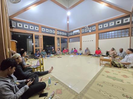 Rapat Koordinasi Panitia Persiapan Qurban di Kampung Glondong Membentuk Komitmen Bersama