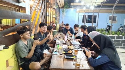 Rapat Persiapan Pembuatan Video Profil Rintisan Desa Budaya oleh Tim Dokumentasi dan HMPGSD UAD