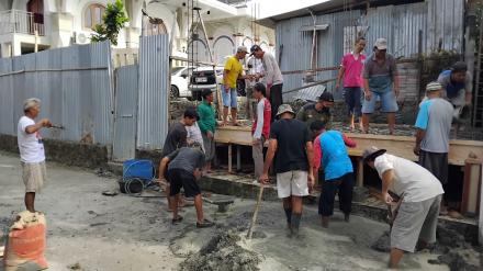 Warga Grojogan RT 005 Gelar Gotong Royong Pembangunan Gardu Pos Ronda