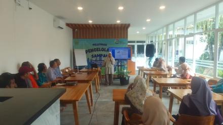 Pelatihan Pengelolaan Sampah di Mutihan oleh DLH Bantul