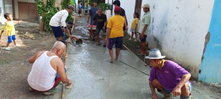 Kerja Bakti Pengecoran Jalan Al Mustakim