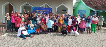 Senam Lansia Sehat Posyandu Ismoyo Seto